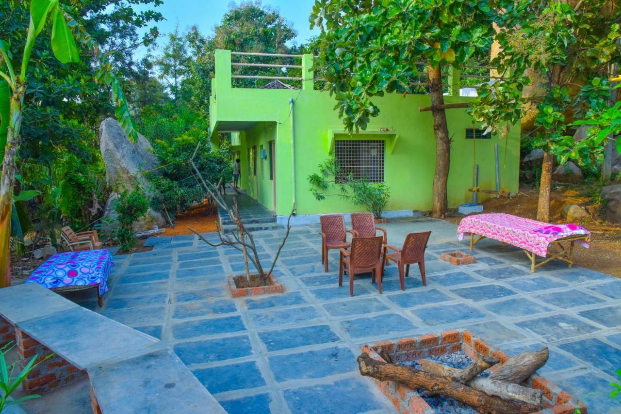 Gopi Plantation Homestay Hampi Exteriör bild